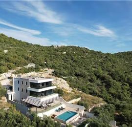 6 Bedroom Seafront Villa with Pool near Slano, Sleeps 12-14